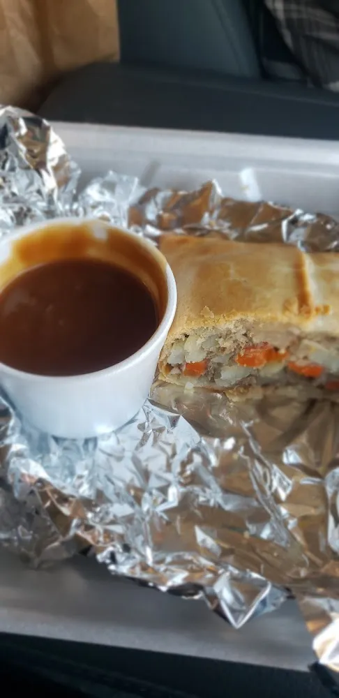 Regular Pastie with Beef Gravy